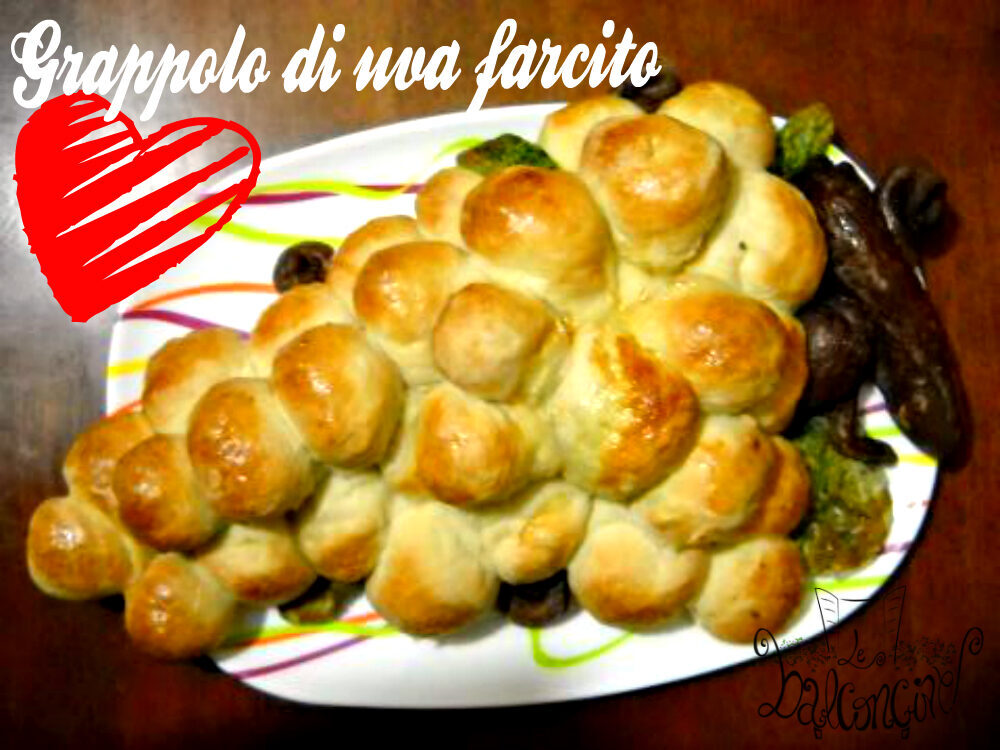 Grappolo di uva farcito