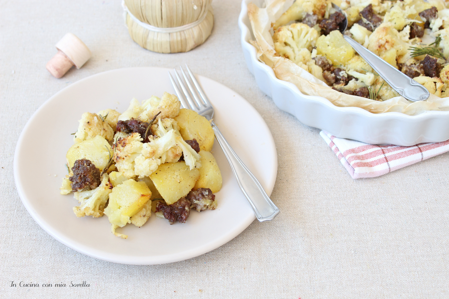 Gratin di cavolfiore e patate con salsiccia
