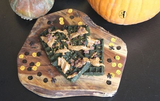 Halloween: waffle di avena e alga spirulina in friggitrice ad aria