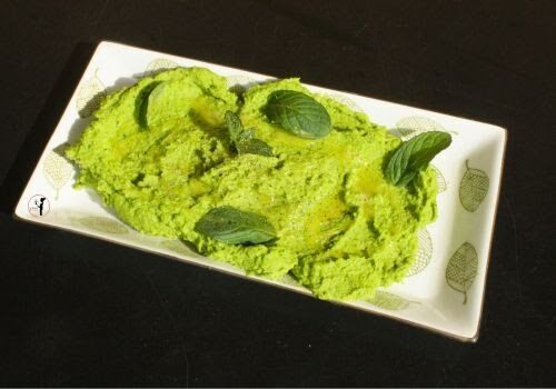Hummus primaverile di piselli al profumo di menta