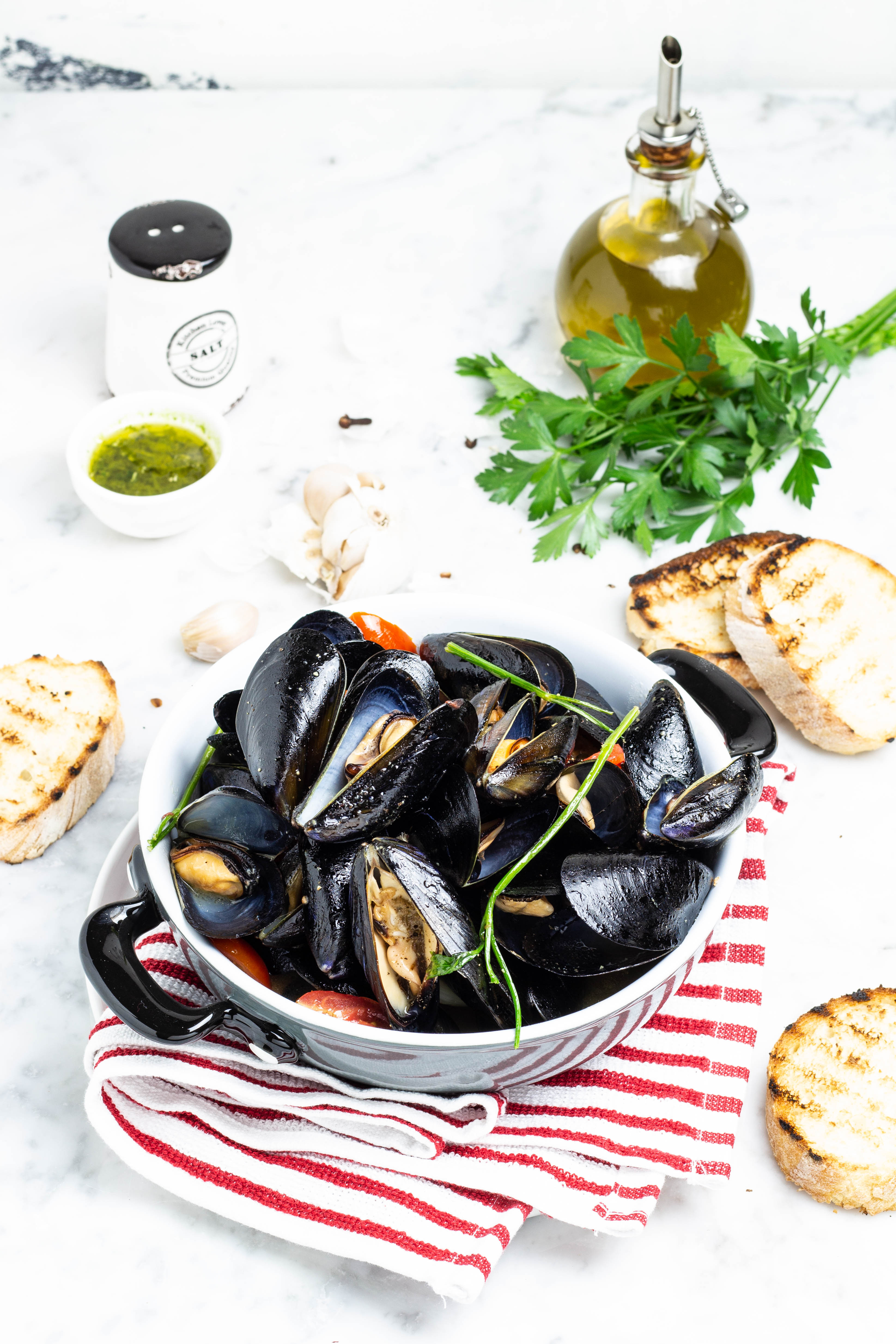 Impepata di cozze al pomodoro