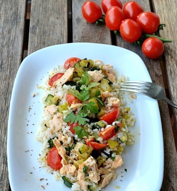 Insalata di riso con salmone, zucchine e patate