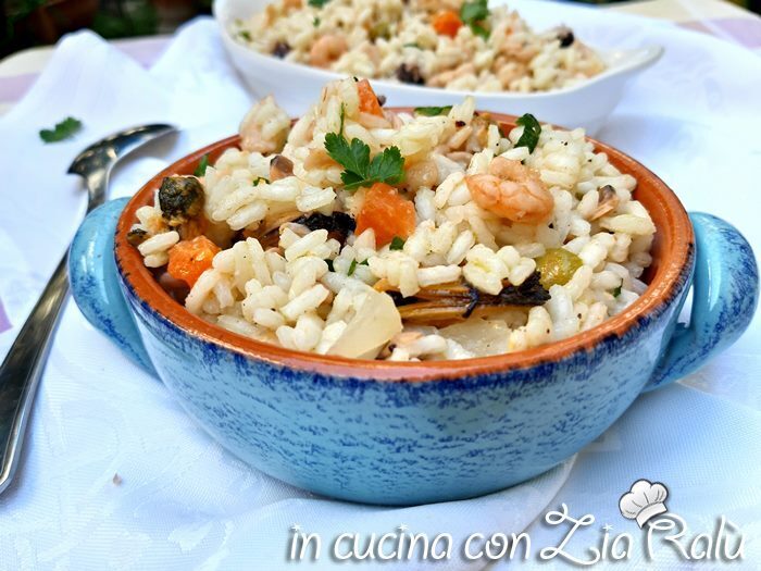 Insalata di riso di mare fredda