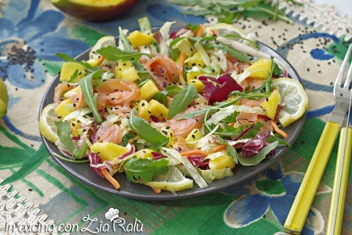 Insalata di salmone e mango ricetta light
