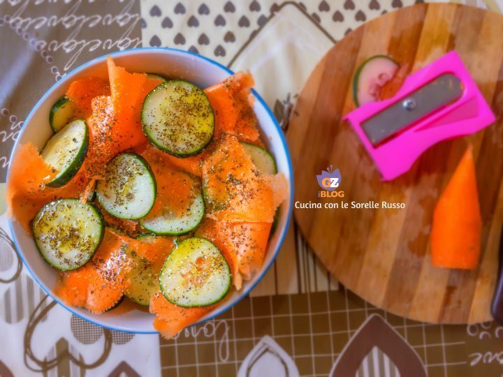 Insalata estiva di cetrioli e carote
