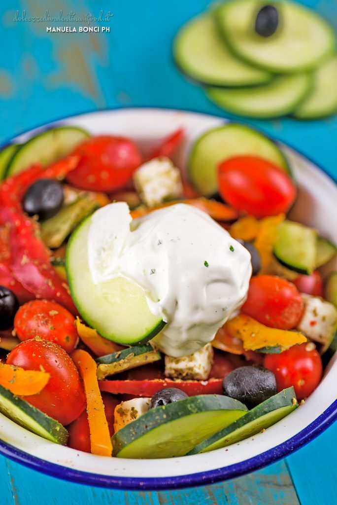 Insalata greca con gelato al cetriolo