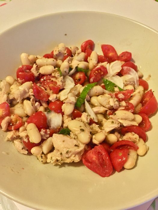 Insalata tonno, fagioli e datterini