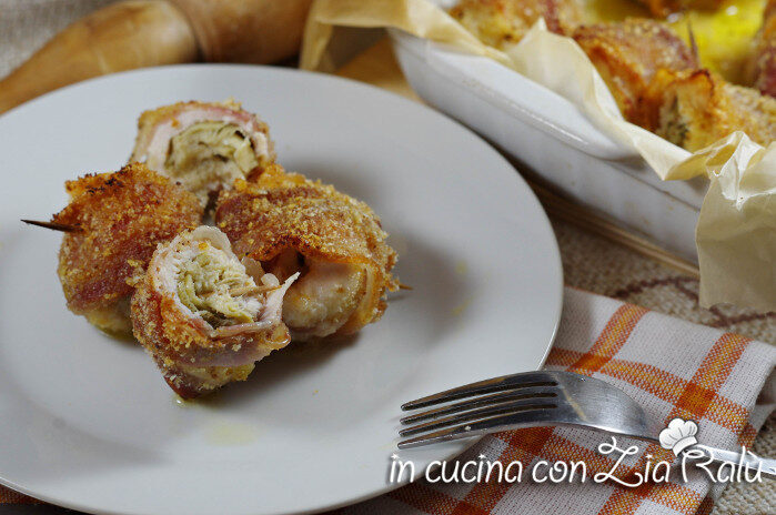 Involtini di pollo carciofini e pancetta