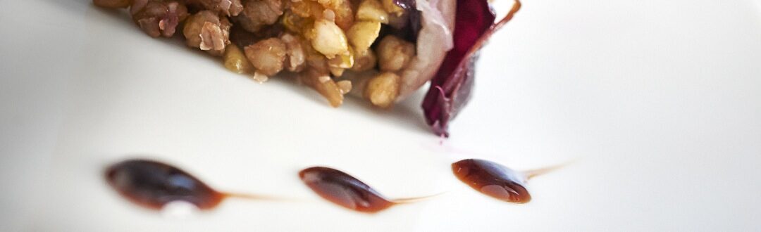 Involtini di radicchio e grano saraceno