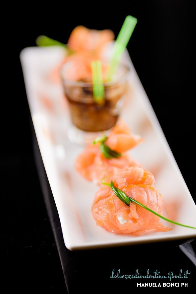 Involtini di salmone con granita di aceto balsamico