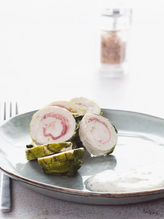 Involtini di tacchino con salsa allo yogurt. veloci e appetitosi!