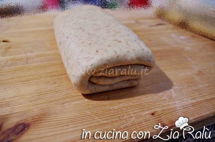 La sfogliatura della pasta brioche