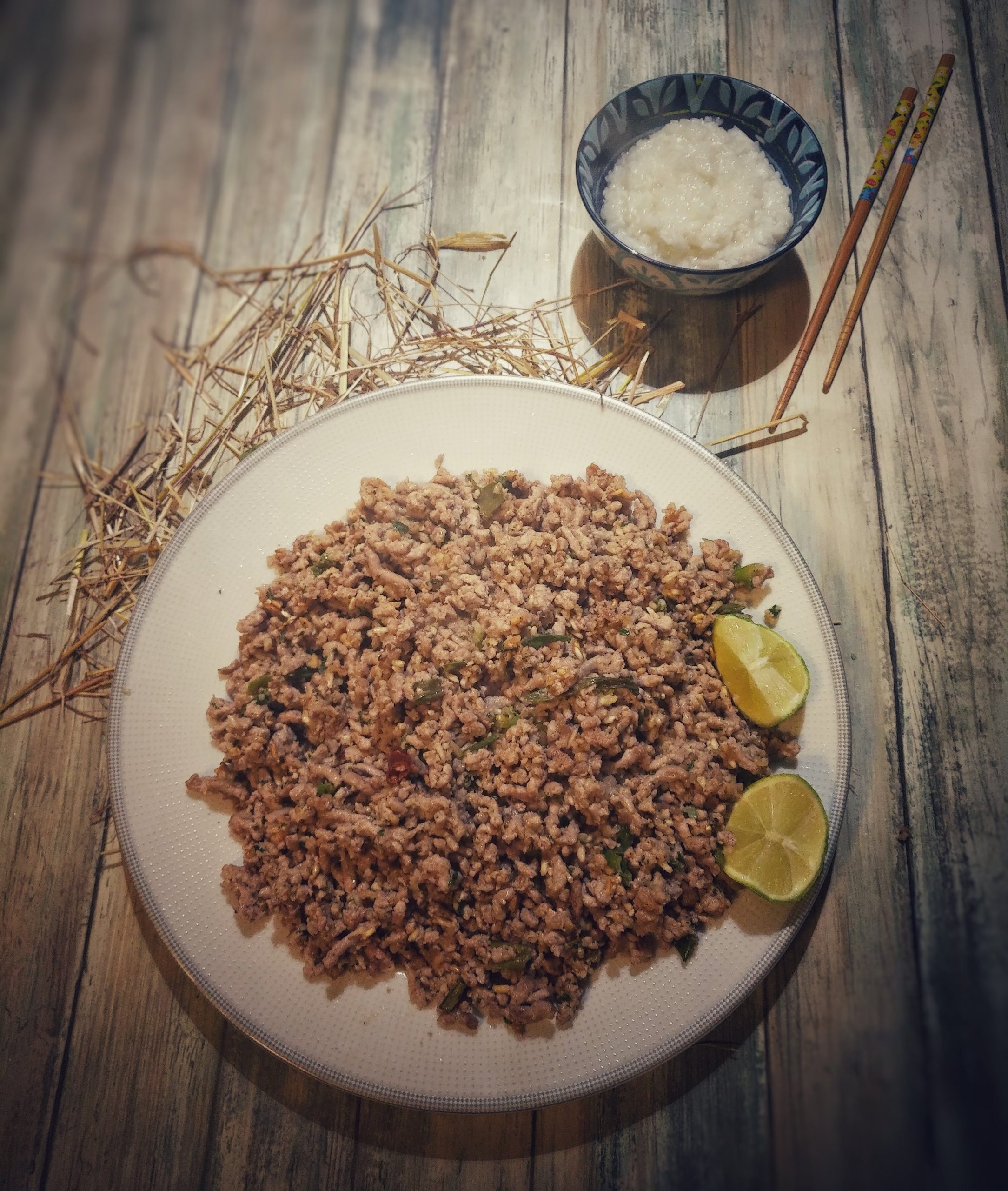 Larb moo (thailandia)