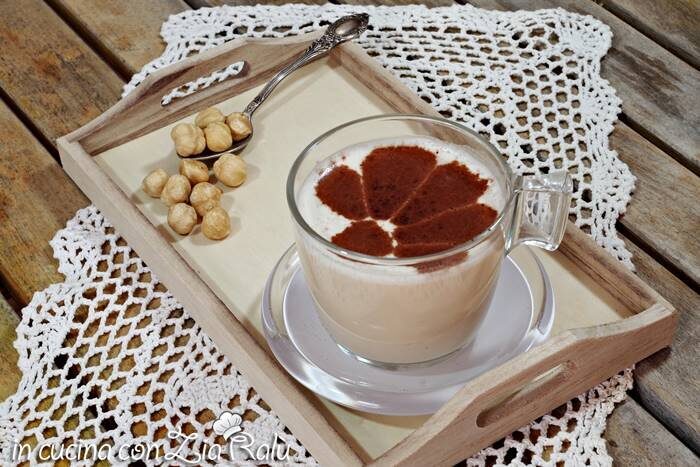Latte di nocciole al naturale