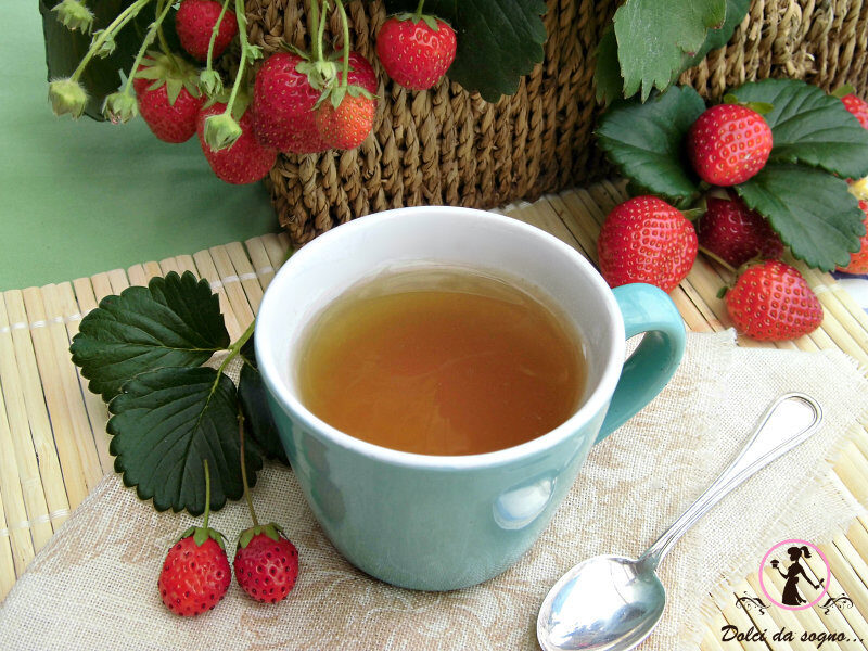 L’infuso depurativo di foglie di fragola