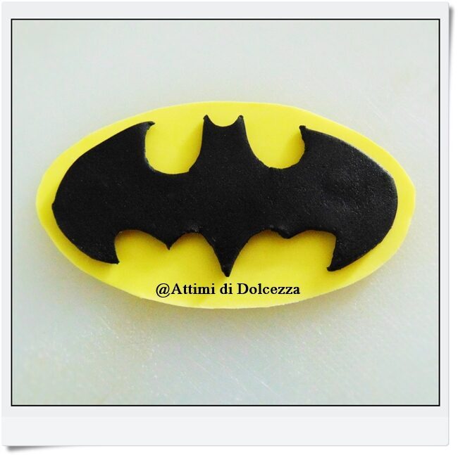 Logo batman in pasta di zucchero