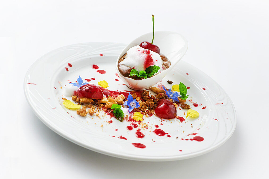 Love – crema di cioccolato e ciliegie con meringa