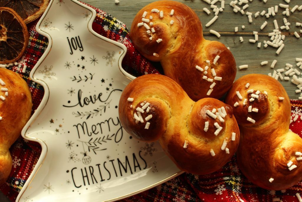Lussekatter: brioche svedesi con zafferano