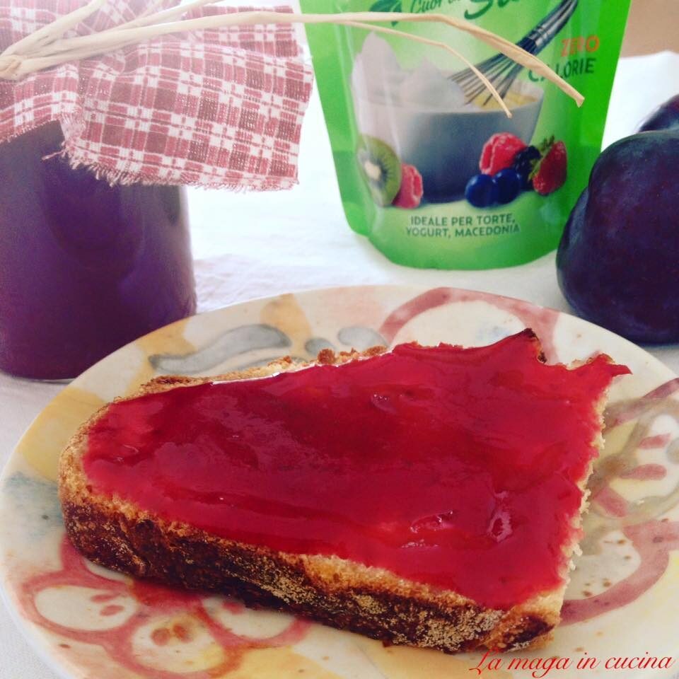 Marmellata di susine nere e stevia (per diabetici)