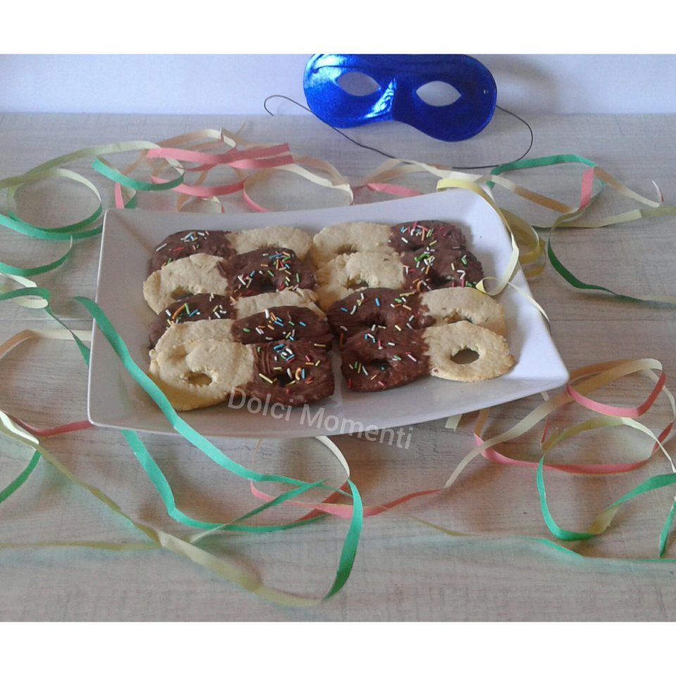 Maschere di carnevale di pasta frolla