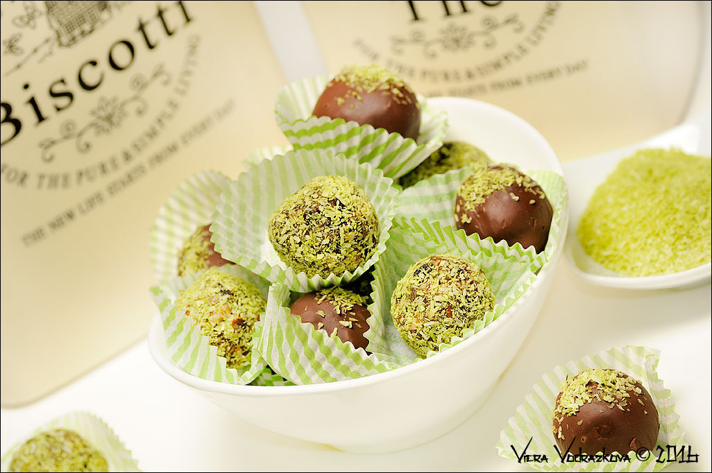 Matcha energy balls