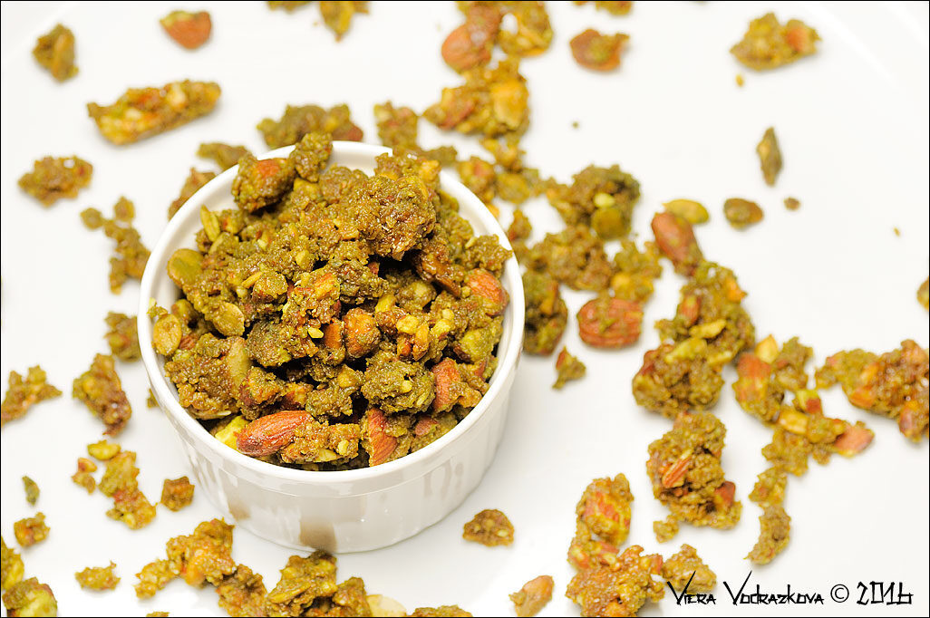 Matcha granola