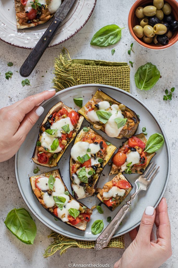 Melanzane a barchetta: ricetta senza carne