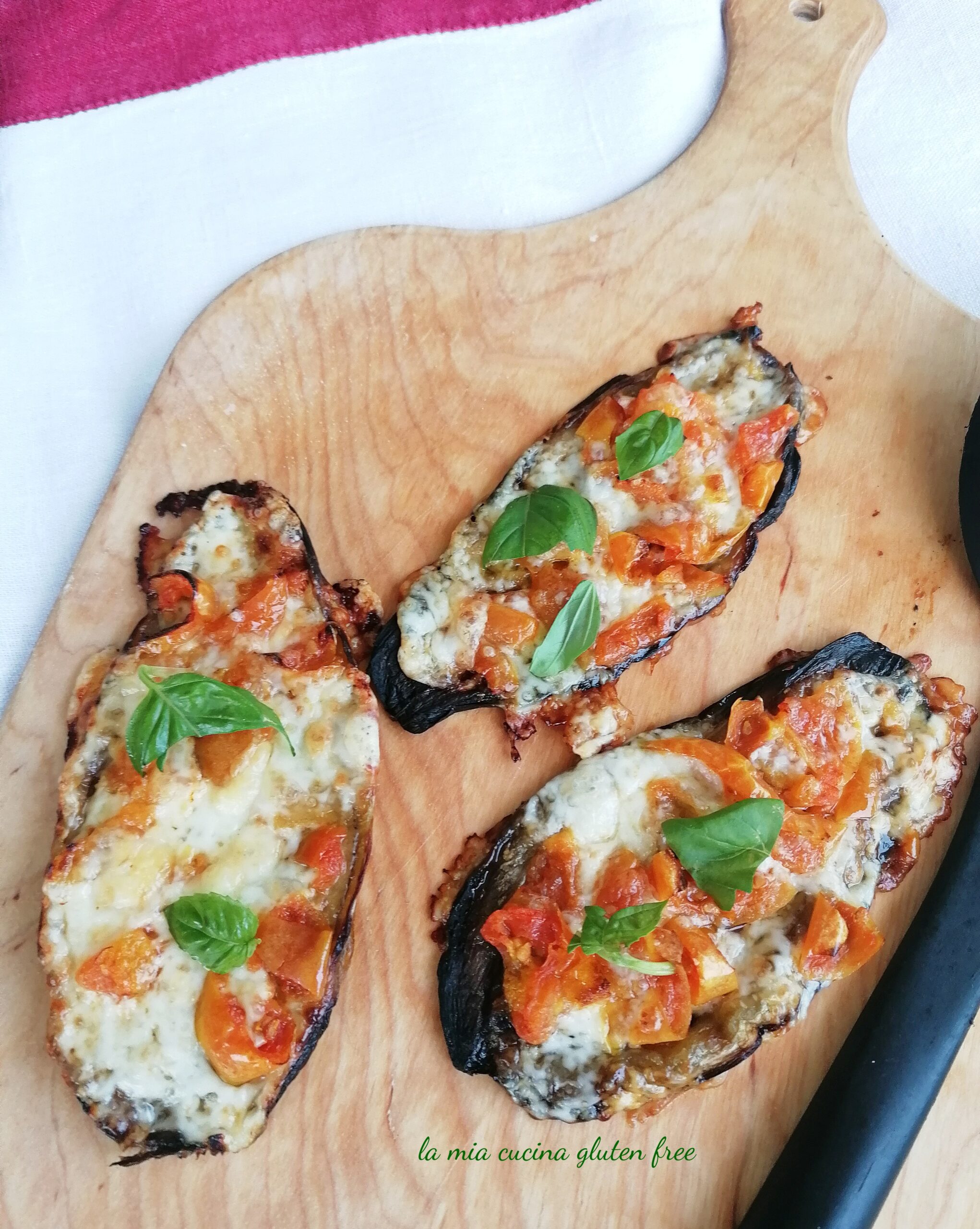 Melanzane al forno facilissime con pomodorini e mozzarella