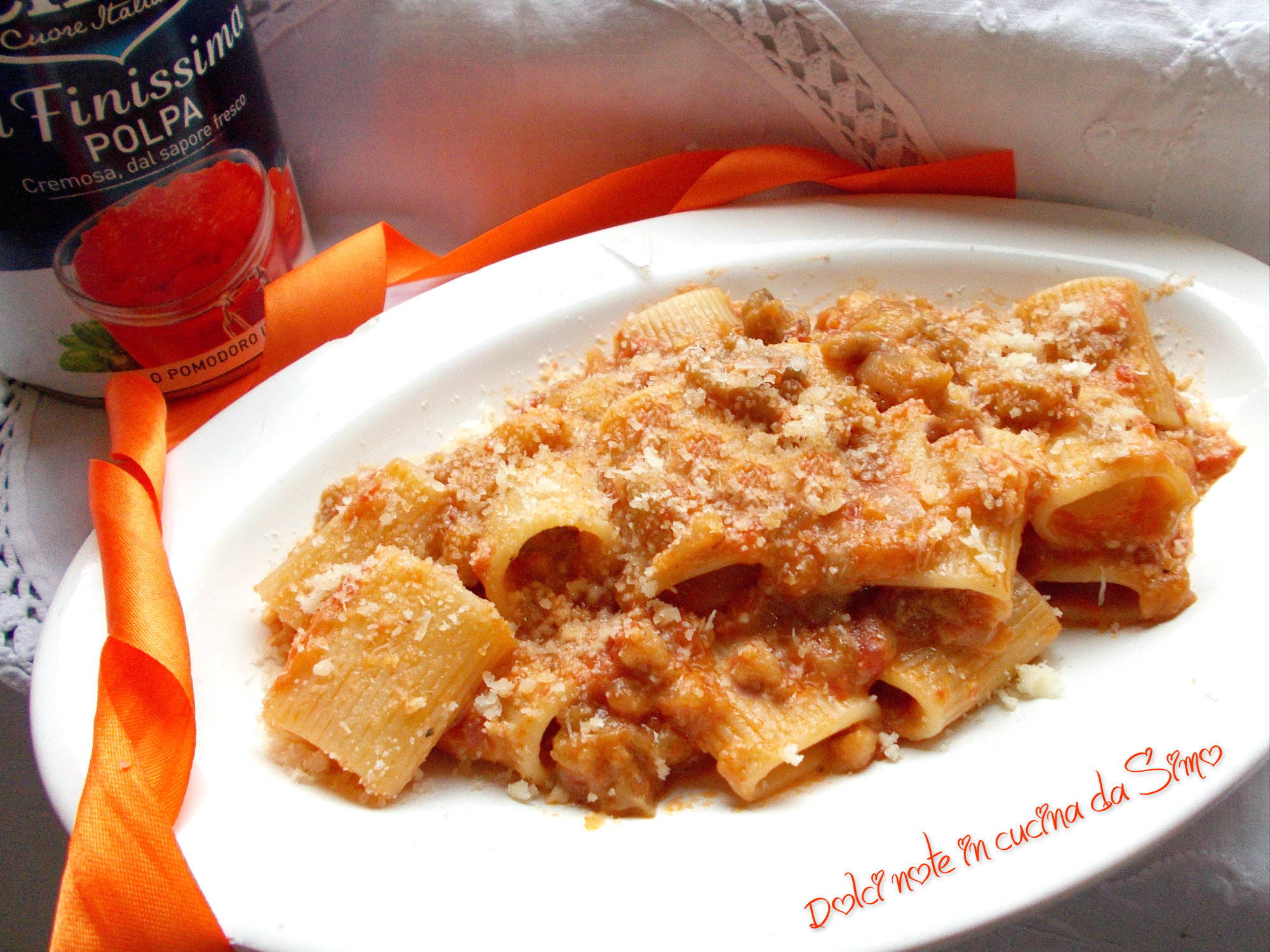 Mezze maniche con melanzane e crescenza