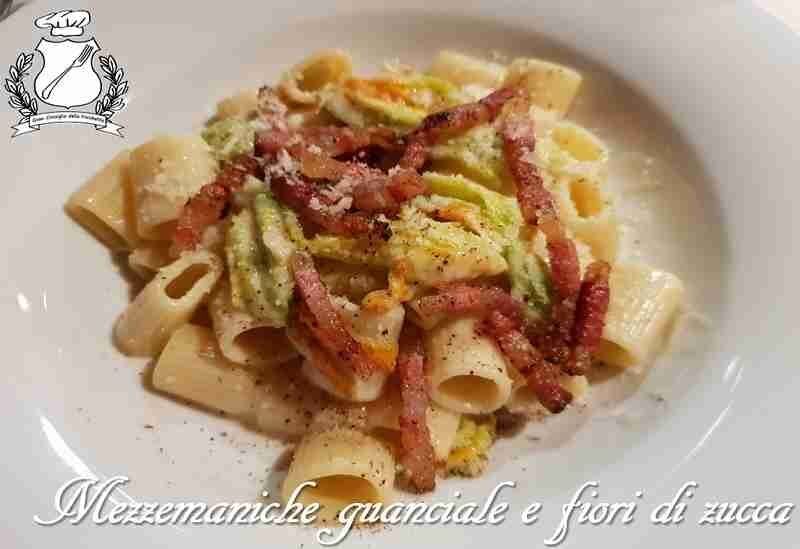 Mezzemaniche con guanciale e fiori di zucca