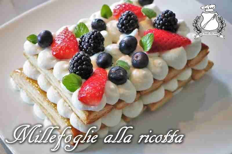 Millefoglie di ricotta e frutti di bosco