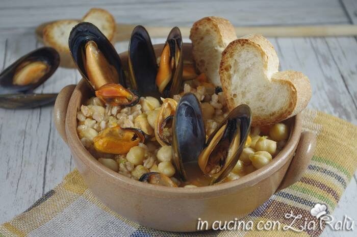 Minestra farro ceci e cozze