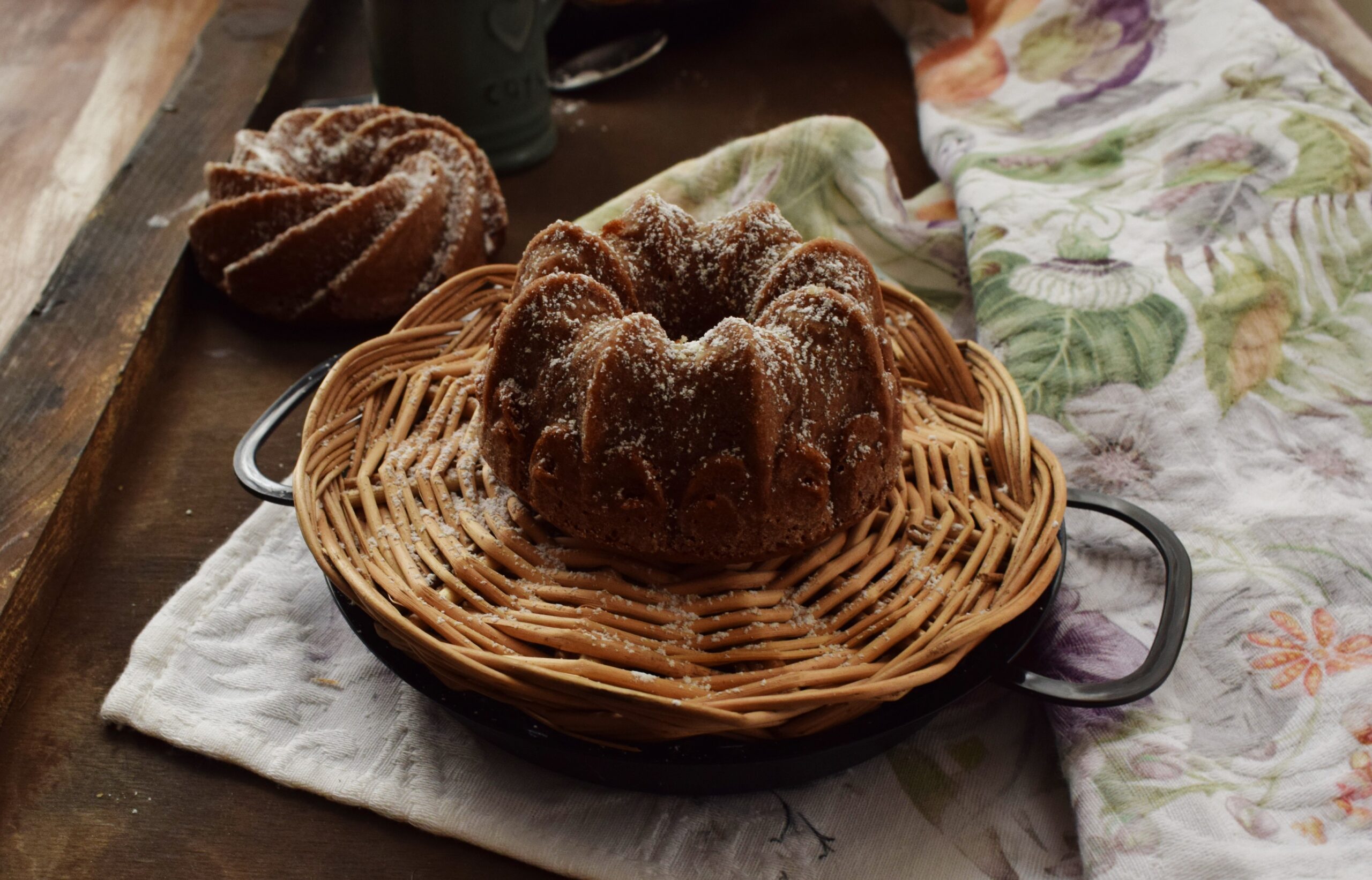 Mini bundt cakes al cioccolato con bevanda di riso