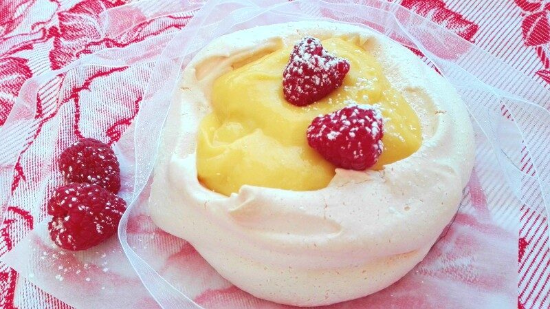 Mini pavlove con crema al limone