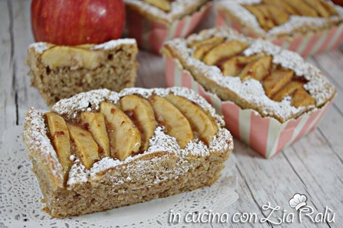 Mini plum-cakes mele mandorle e noci