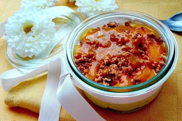 Mousse al cioccolato bianco con passion fruit e crumble
