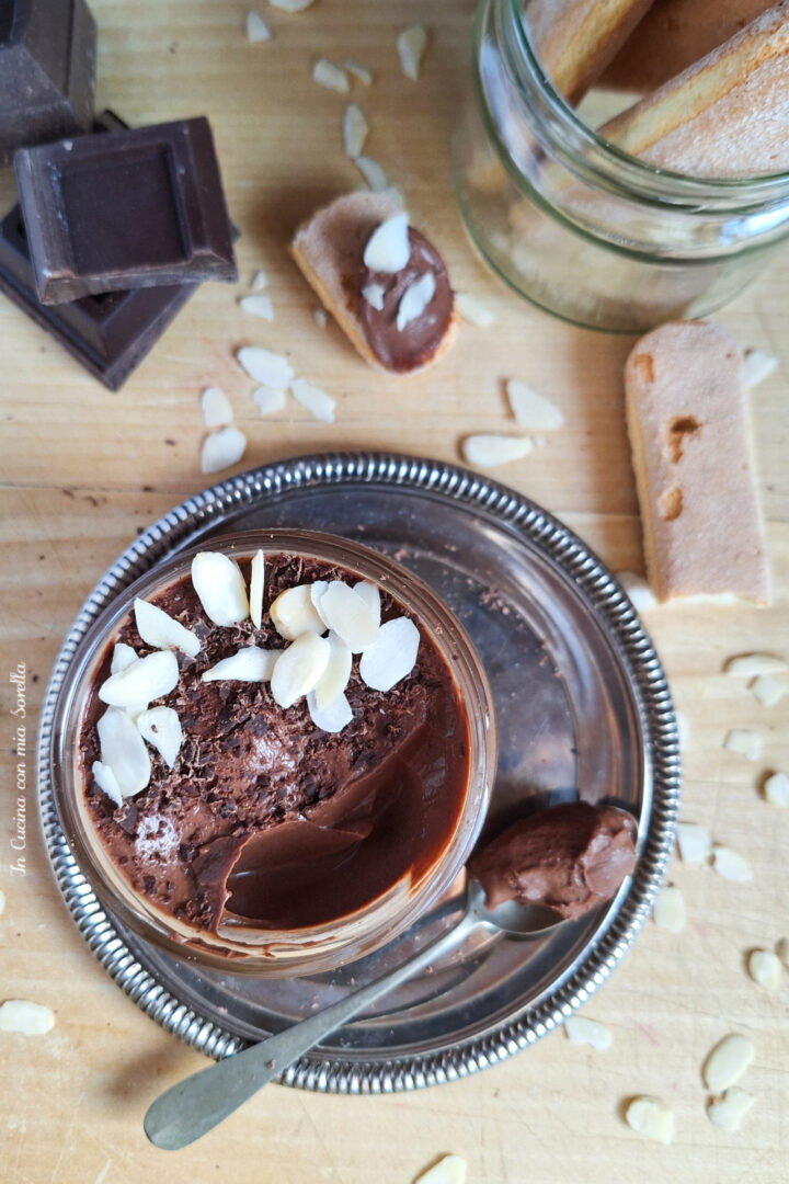 Mousse allo yogurt e cioccolato