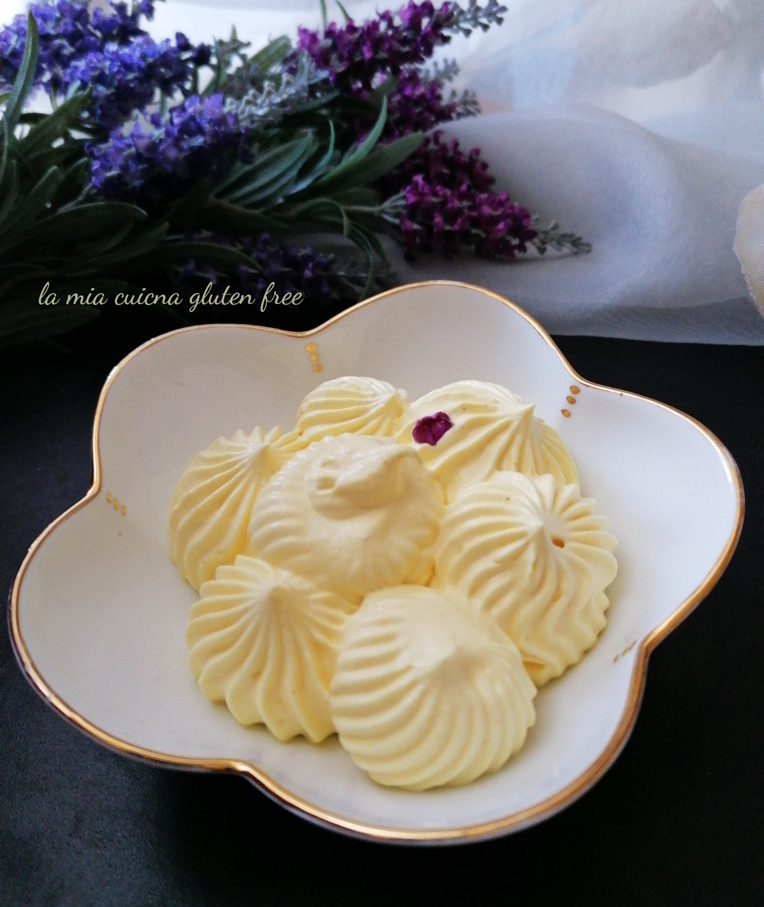 Mousse allo zafferano dolce