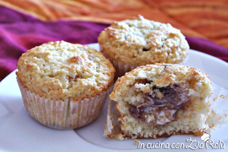 Muffin al cocco ripieni di nutella