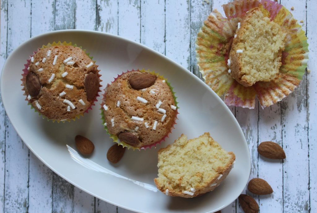 Muffin alle mandorle glassati
