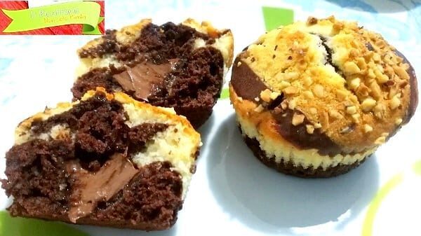 Muffin bicolore allo yogurt, con ripieno di nutella: con e senza bimby