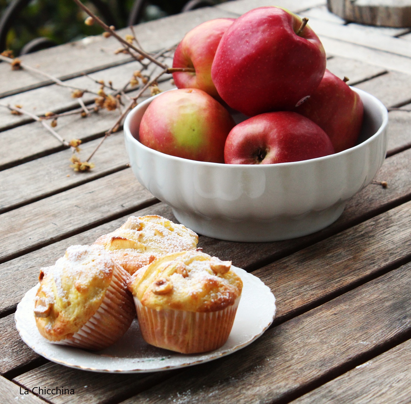 Muffin con mele, ricotta e nocciole