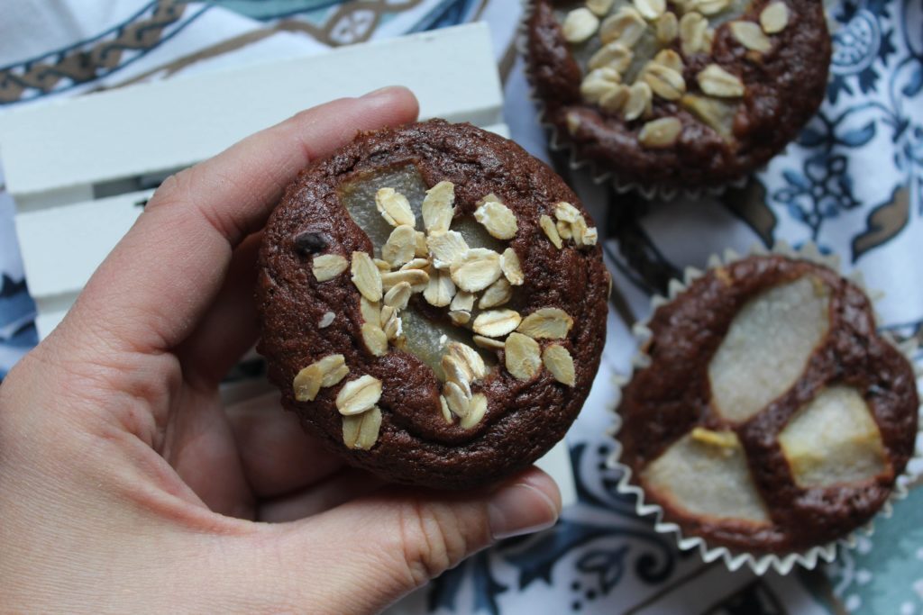 Muffin con pere e cioccolato senza burro