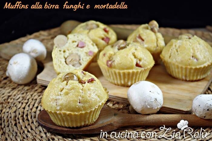 Muffin salati alla birra funghi e mortadella