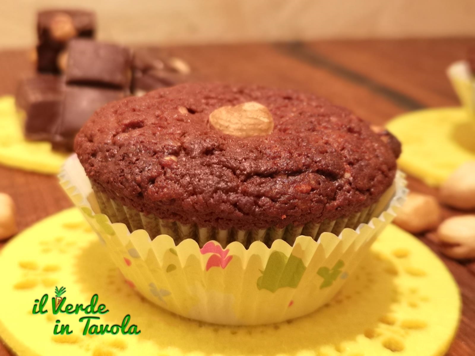 Muffin soffici e profumati al cioccolato e nocciole la ricetta