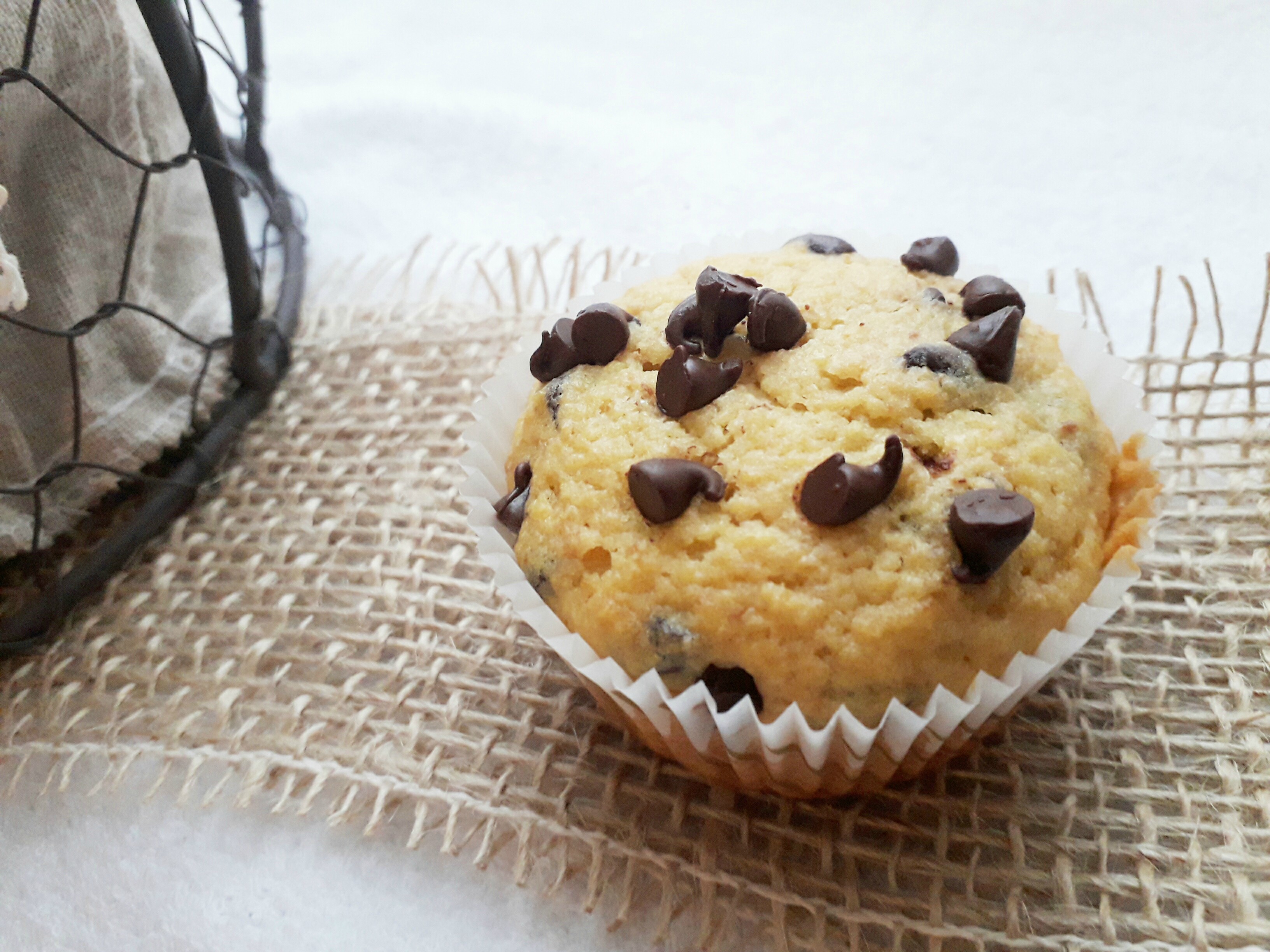 Muffins di pandoro con gocce di cioccolato