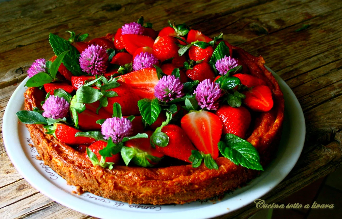 New york cheese cake con fragole e confettura di amarene