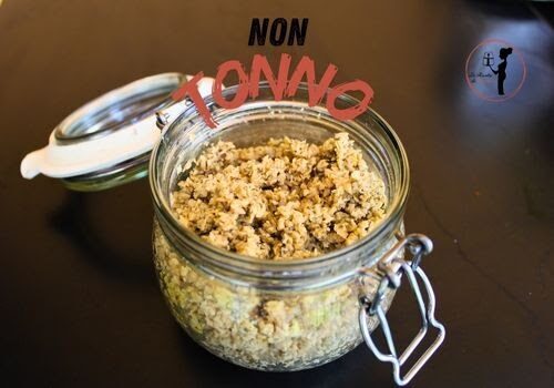 Non tonno tipo scatoletta, visto che del tonno vegano confezionato non sono propriamente soddisfatta, me lo sono fatto da sola ed è buonissimo oltre che super veloce da preparare!