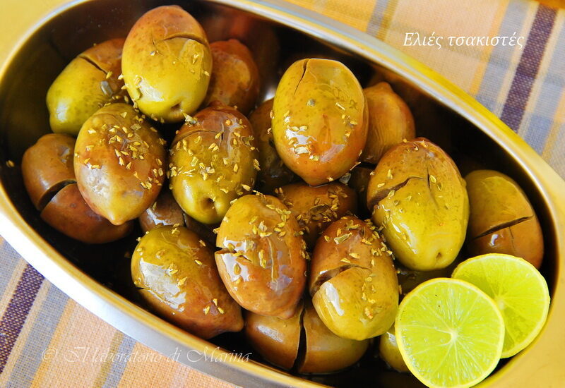 Olive verdi schiacciate