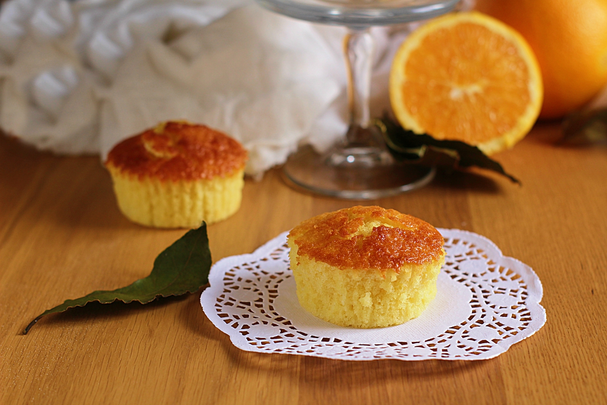 Orange muffins morbidi e profumati